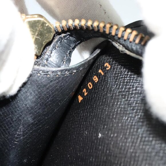 LOUIS VUITTON Epi Pochette Homme Clutch Bag Black Noir M52522 LV Auth - Picture 8 of 12